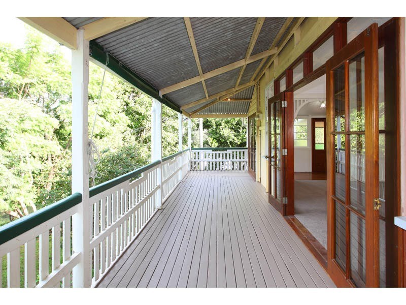 234 Savages Road, Brookfield QLD 4069