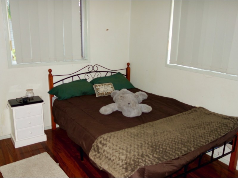 19 Minnis Street, Eastern Heights QLD 4305