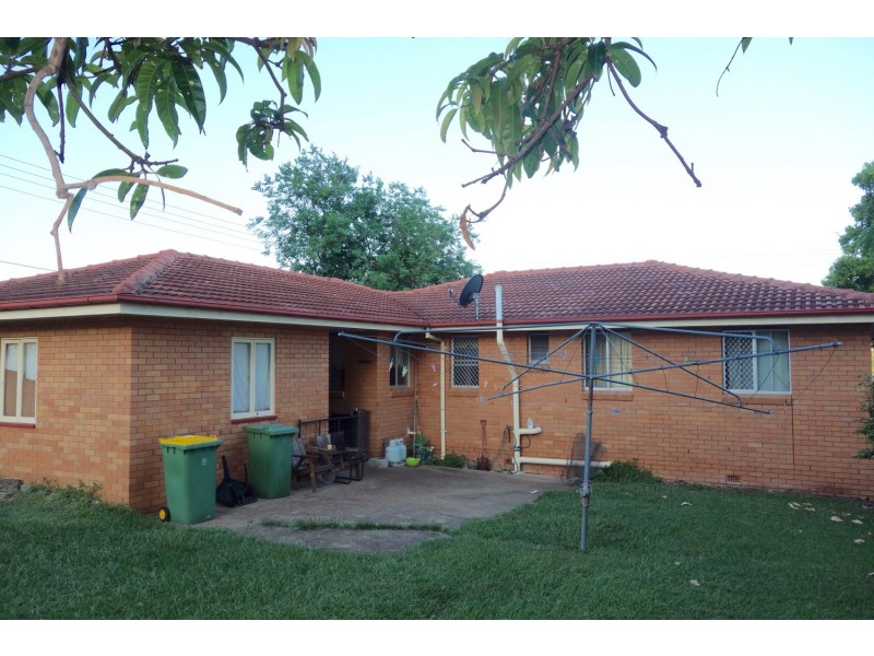 19 Minnis Street, Eastern Heights QLD 4305