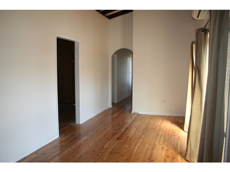 10 Koombarra, Harlaxton QLD 4350