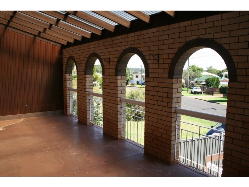 10 Koombarra, Harlaxton QLD 4350