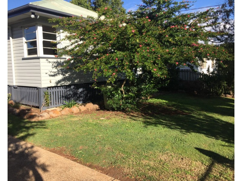 12 Dwyer, Harlaxton QLD 4350