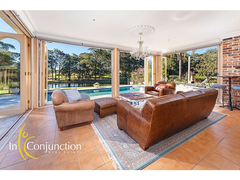 7 Cranstons Road, Middle Dural NSW 2158