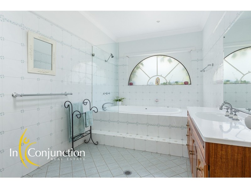 17 Carrs Road, Galston NSW 2159