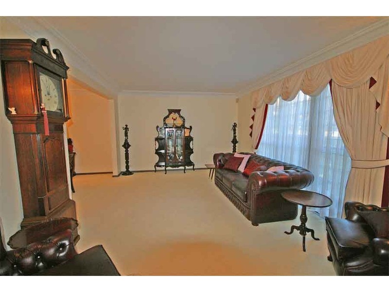 27 Macquarie Drive, Cherrybrook NSW 2126