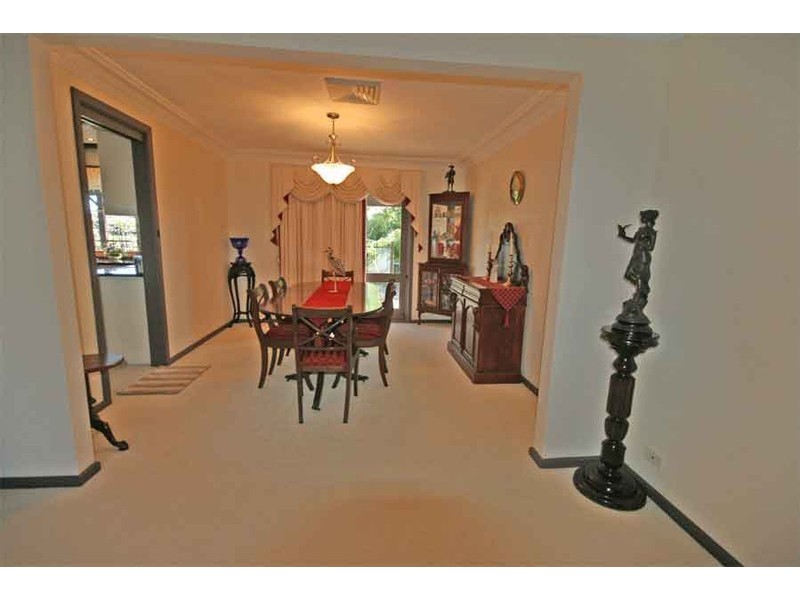 27 Macquarie Drive, Cherrybrook NSW 2126