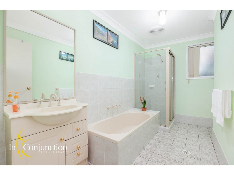 6 Griffith Close, Galston NSW 2159