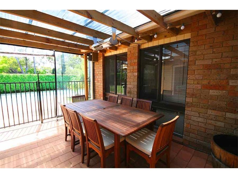 1 Lackenwood Crescent, Galston NSW 2159