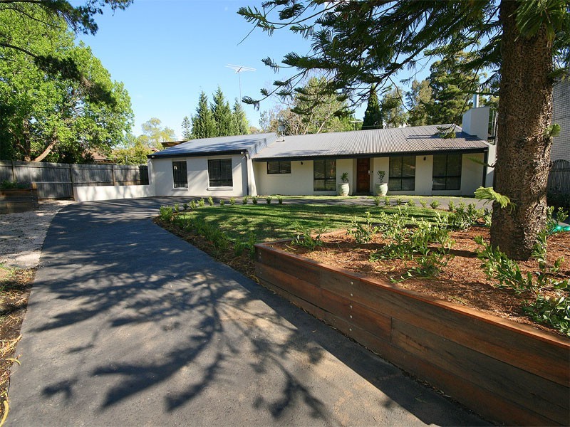 2 The Knoll, Galston NSW 2159