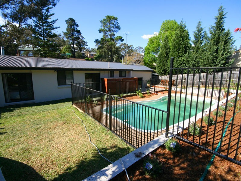 2 The Knoll, Galston NSW 2159