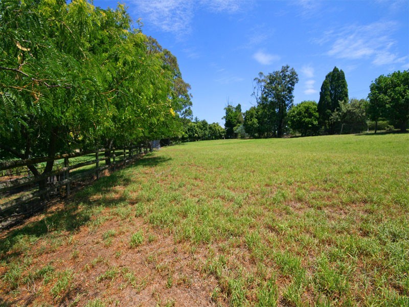 2 Bay Rd, Arcadia NSW 2159