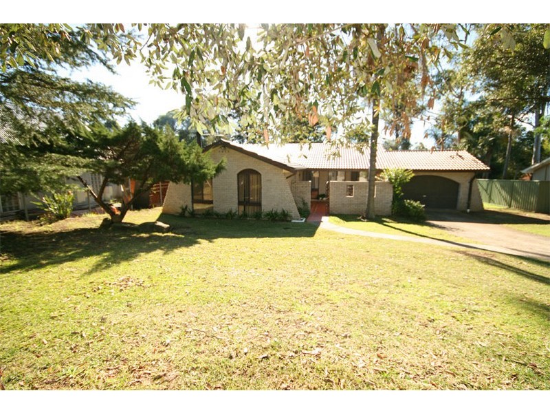 8 Hakea Crescent, Galston NSW 2159