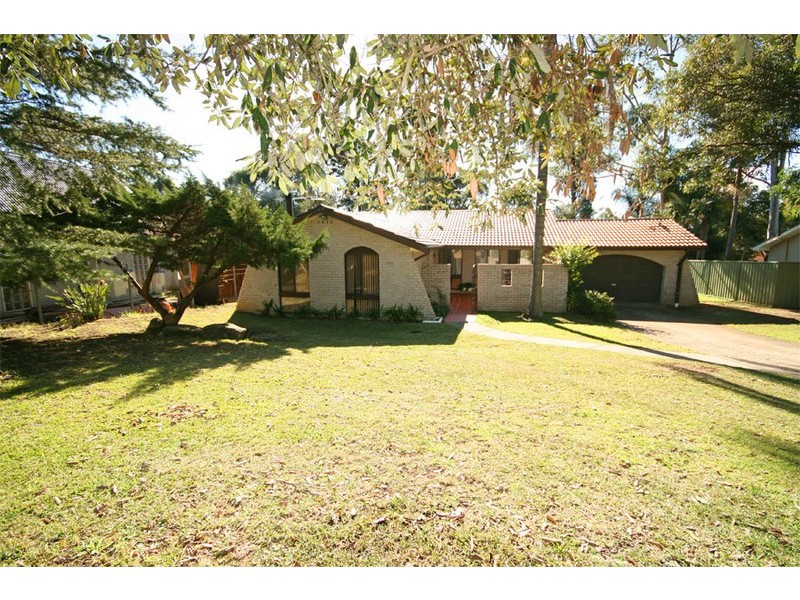 8 Hakea Crescent, Galston NSW 2159