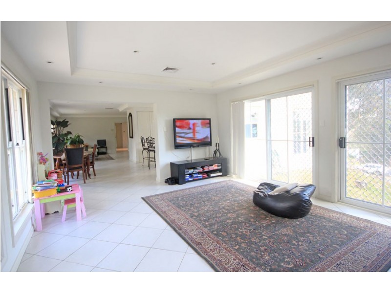 8 Parkcrest Place, Kenthurst NSW 2156