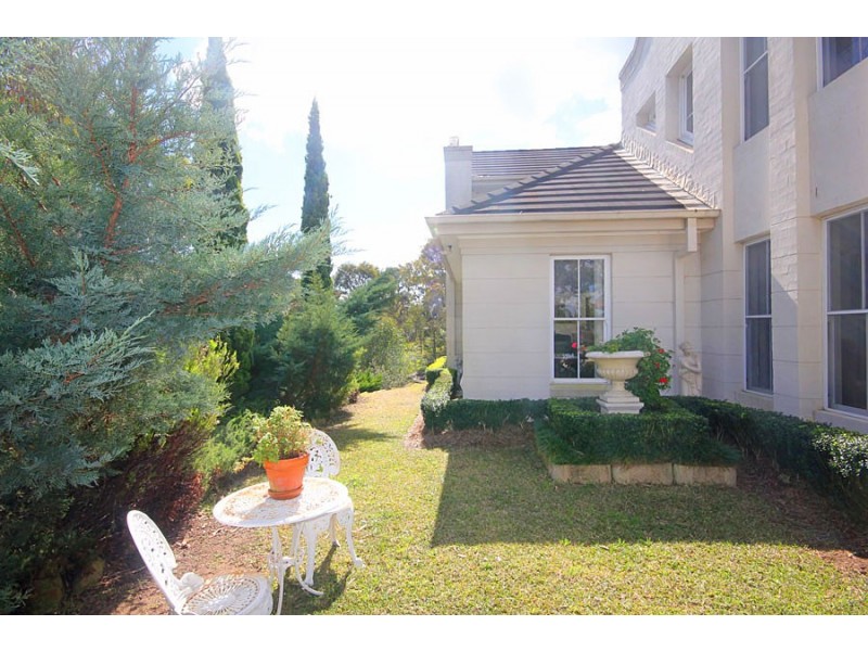 8 Parkcrest Place, Kenthurst NSW 2156