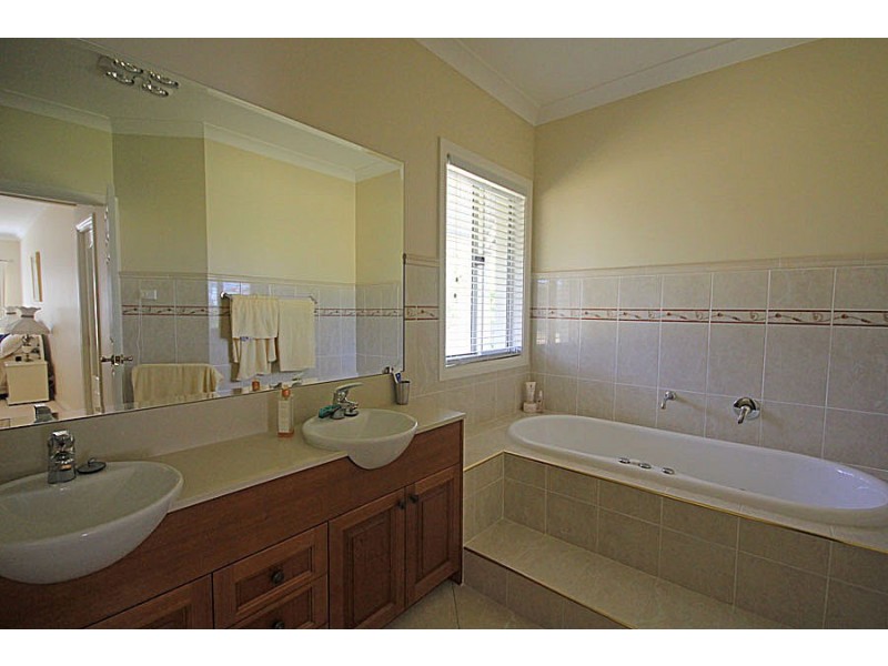 4 Charcoal Road, South Maroota NSW 2756