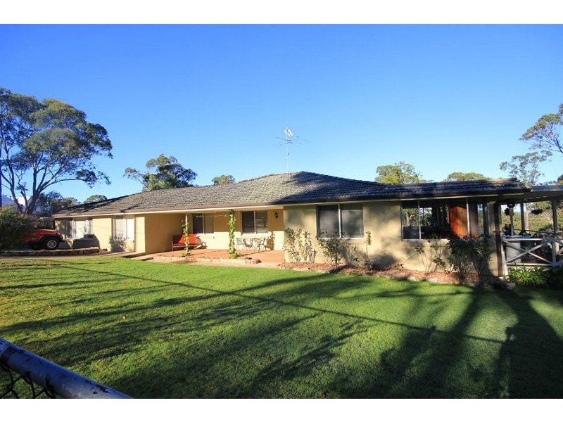 1 Banksia Place, Arcadia NSW 2159