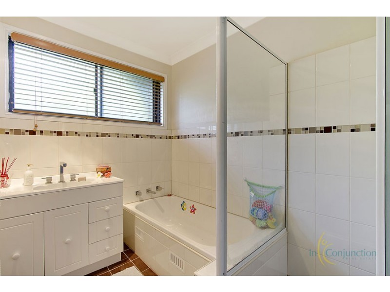 1 Lackenwood Crescent, Galston NSW 2159