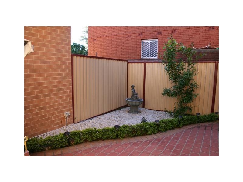 2/56 Benaroon Road, Belmore NSW 2192