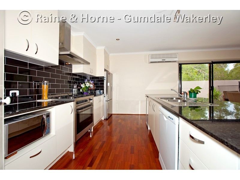 29 Figtree Place, Wakerley QLD 4154