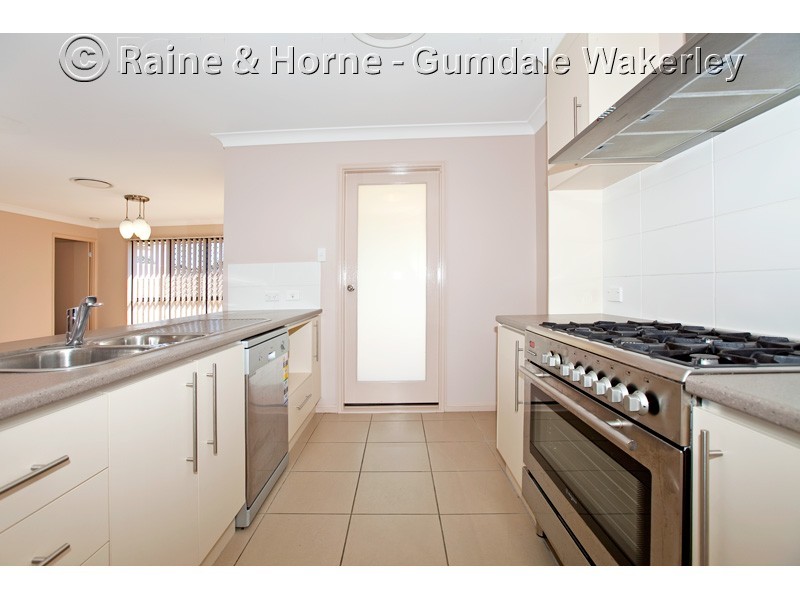 11 RYMERA CRESCENT, Gumdale QLD 4154