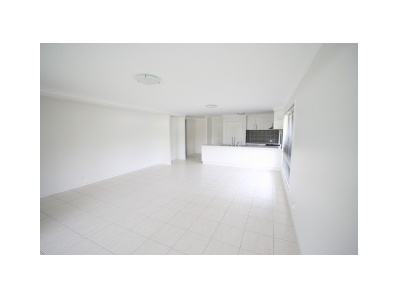 21 Bailey Street, Wakerley QLD 4154