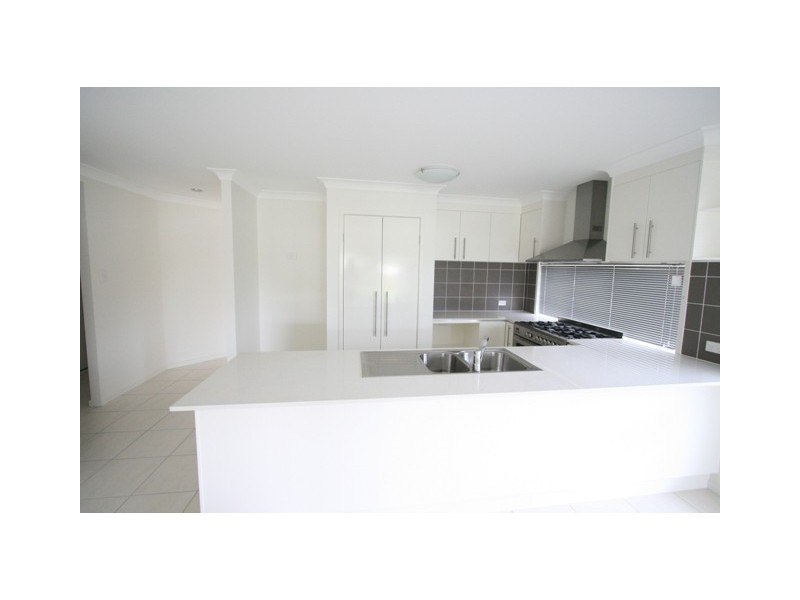 21 Bailey Street, Wakerley QLD 4154