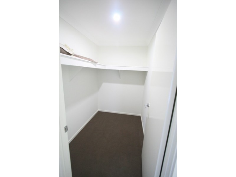 21 Bailey Street, Wakerley QLD 4154