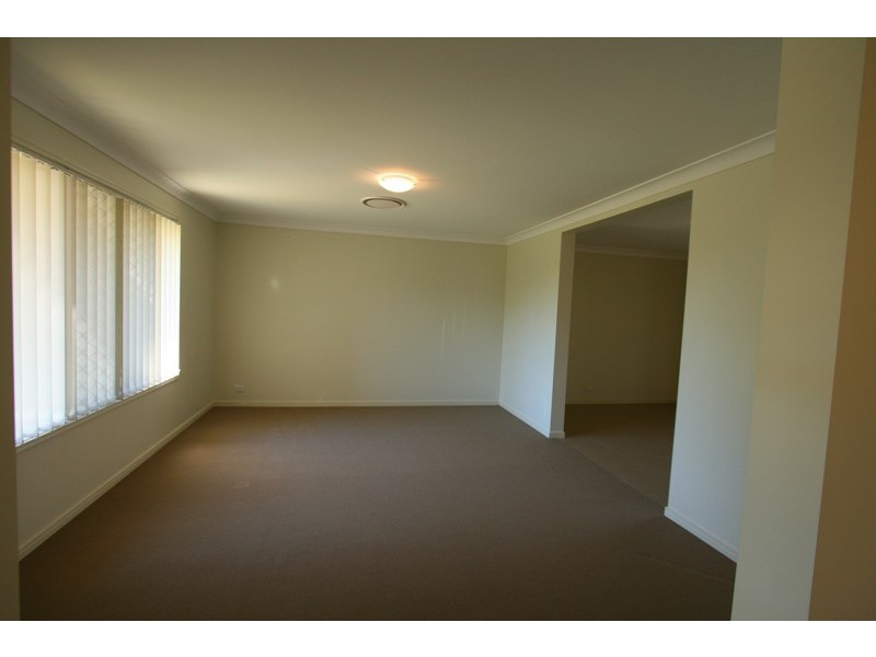 26 Lexey Crescent, Wakerley QLD 4154