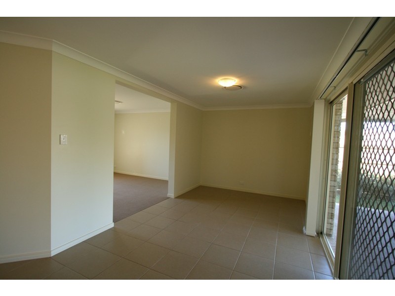 26 Lexey Crescent, Wakerley QLD 4154