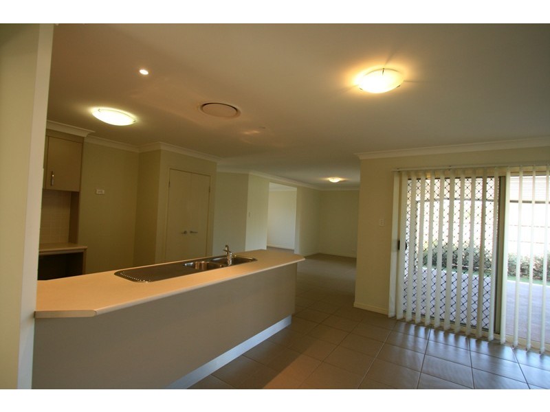 26 Lexey Crescent, Wakerley QLD 4154
