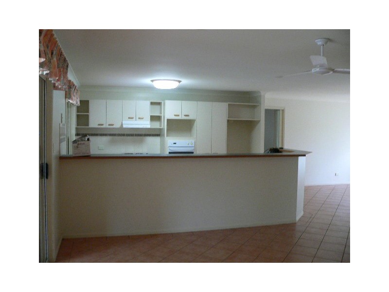 2 Morgan Close, Manly West QLD 4179