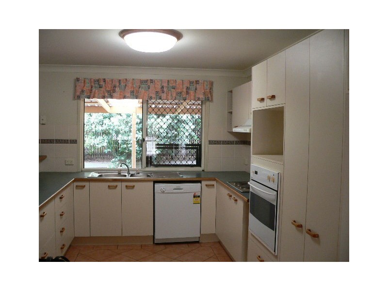 2 Morgan Close, Manly West QLD 4179