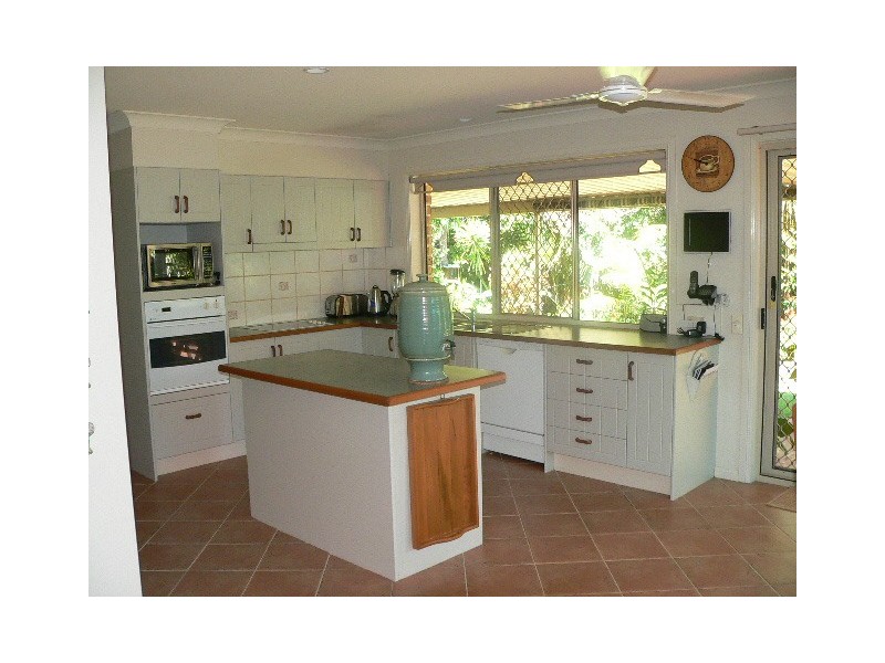 4 Eastcote Lane, Wellington Point QLD 4160