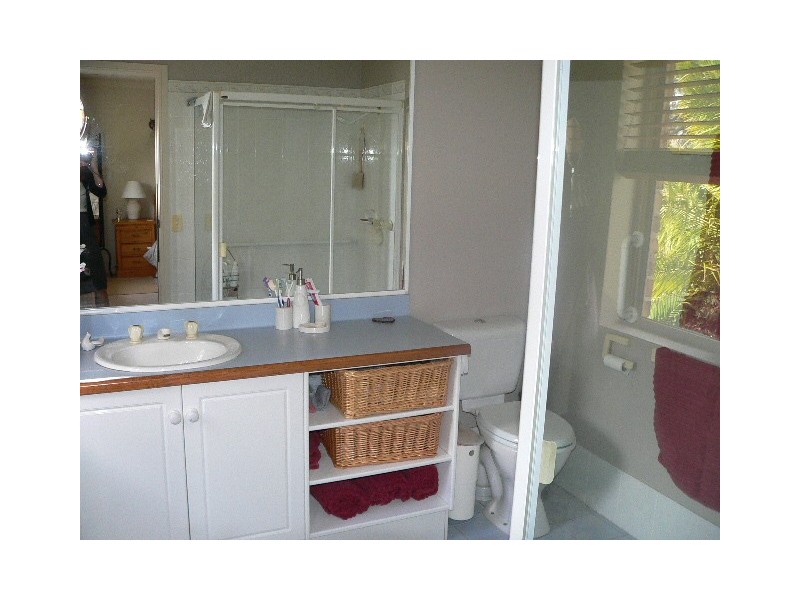 4 Eastcote Lane, Wellington Point QLD 4160