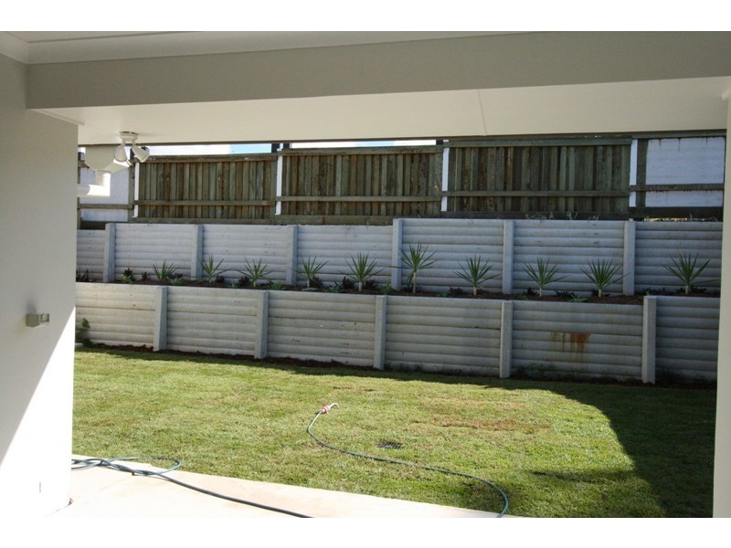 8 Bailey Street, Wakerley QLD 4154