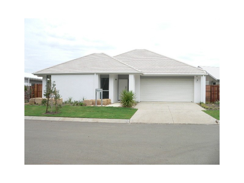 33 Watervale Parade, Wakerley QLD 4154