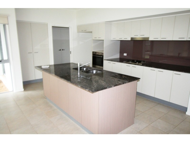 33 Watervale Parade, Wakerley QLD 4154