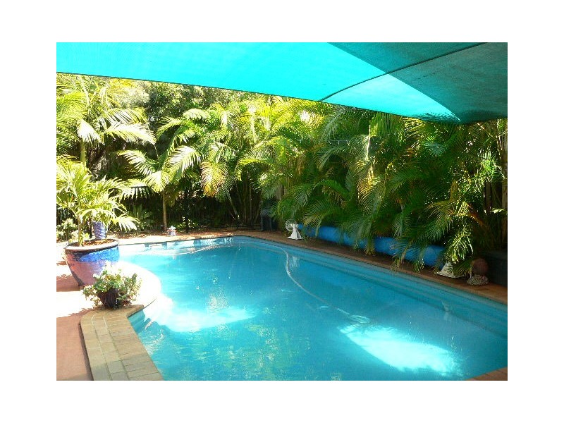 4 Eastcote Lane, Wellington Point QLD 4160