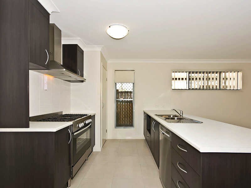 32 Worchester Crescent, Wakerley QLD 4154