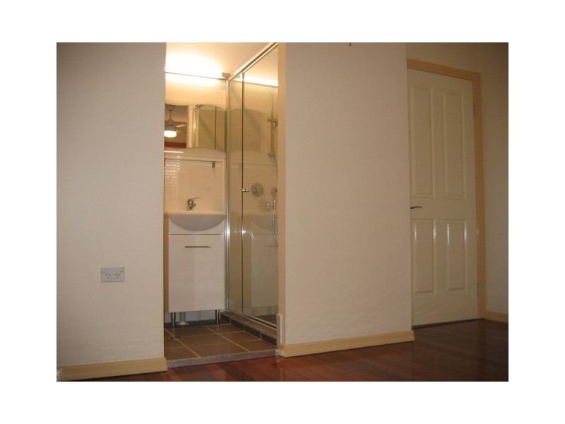 87 Moreton Avenue, Wynnum QLD 4178