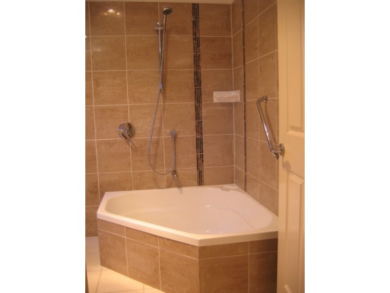 87 Moreton Avenue, Wynnum QLD 4178