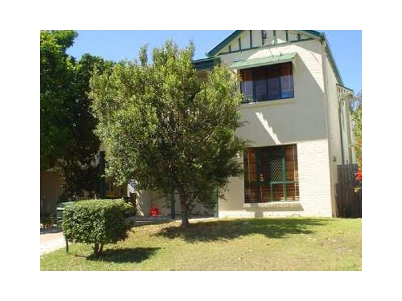 15 ADINA STREET, Norman Park QLD 4170