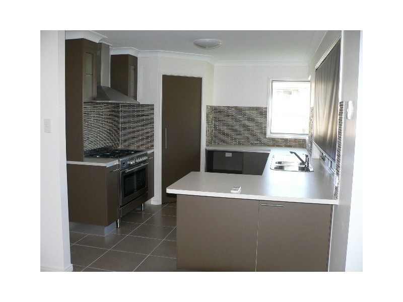 33 Willis Street, Wakerley QLD 4154