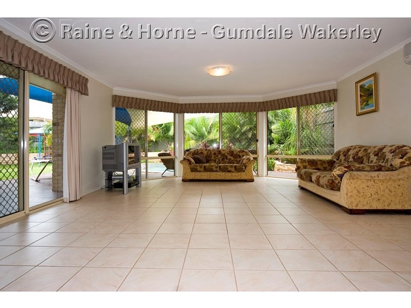 26 Springall Place, Wakerley QLD 4154