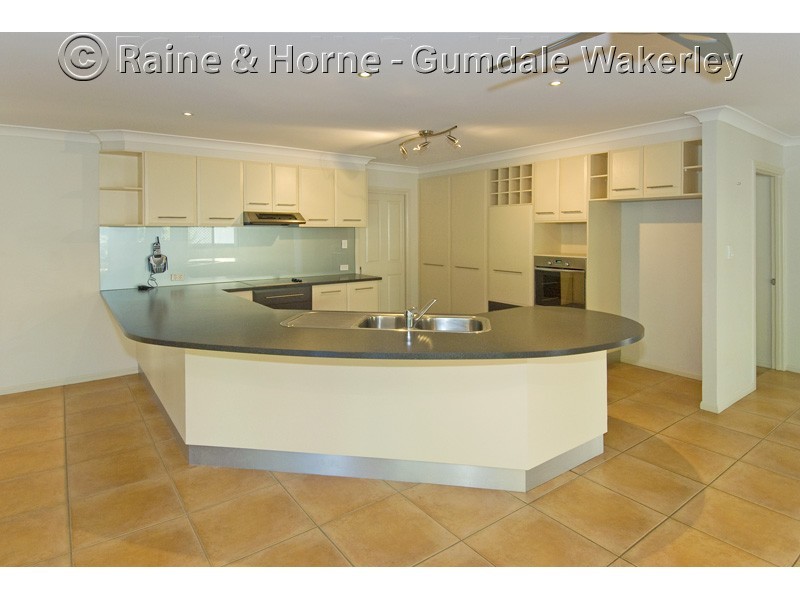 15 Charles Place, Manly West QLD 4179