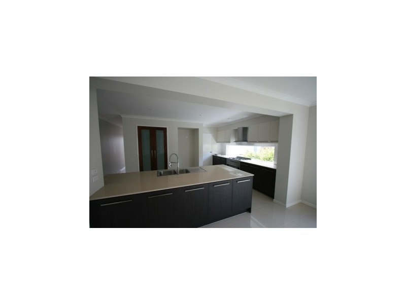 1 Feathertail Place, Gumdale QLD 4154