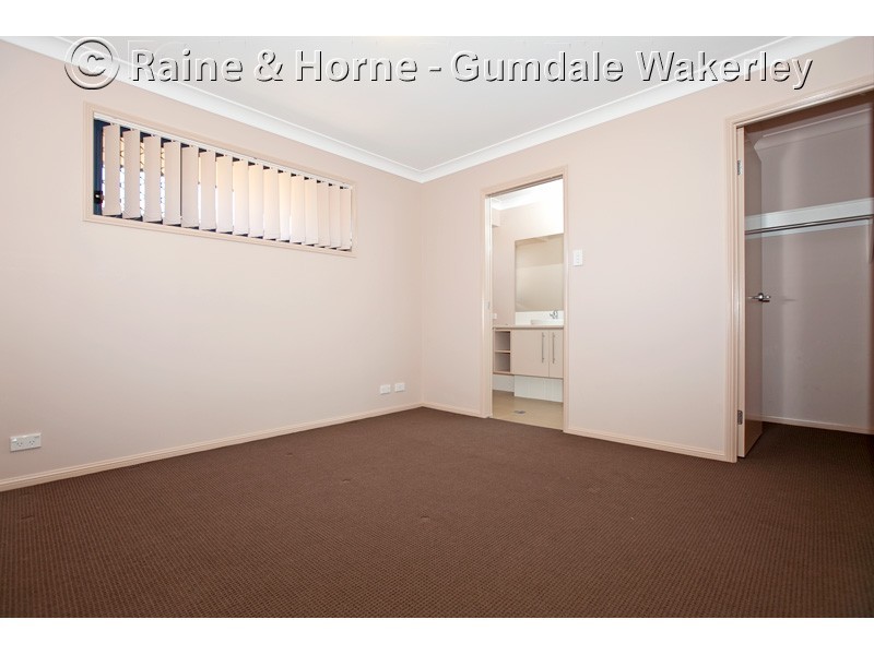 11 Rymera Crescent, Gumdale QLD 4154