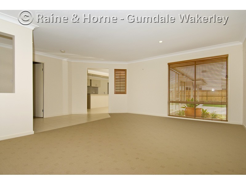 7 Robin Close, Wakerley QLD 4154