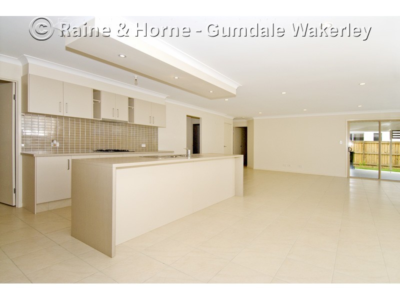 7 Robin Close, Wakerley QLD 4154